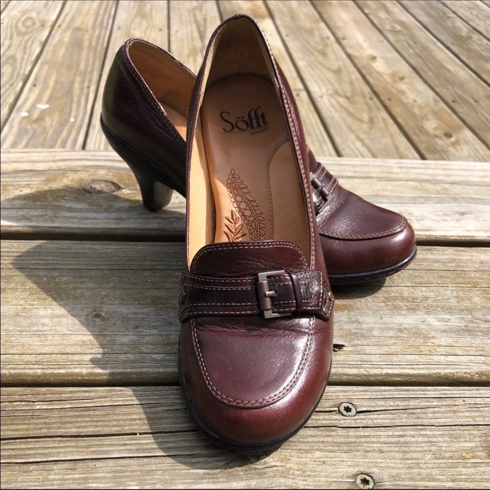Sofft size 7 slip on brown leather low heel buckle